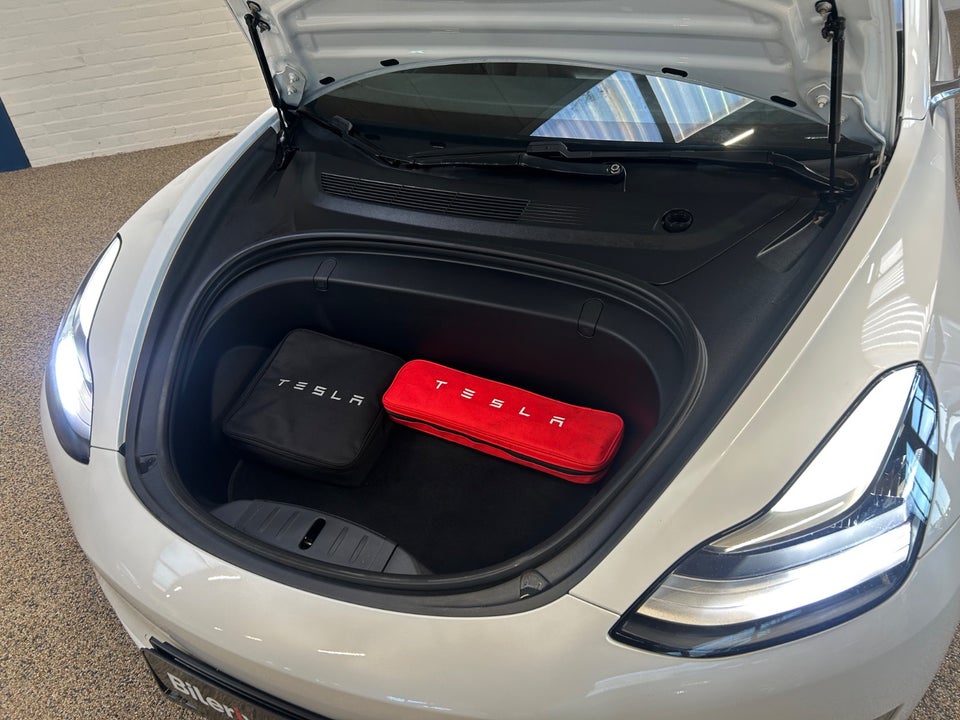 Tesla Model 3 Long Range AWD 4d