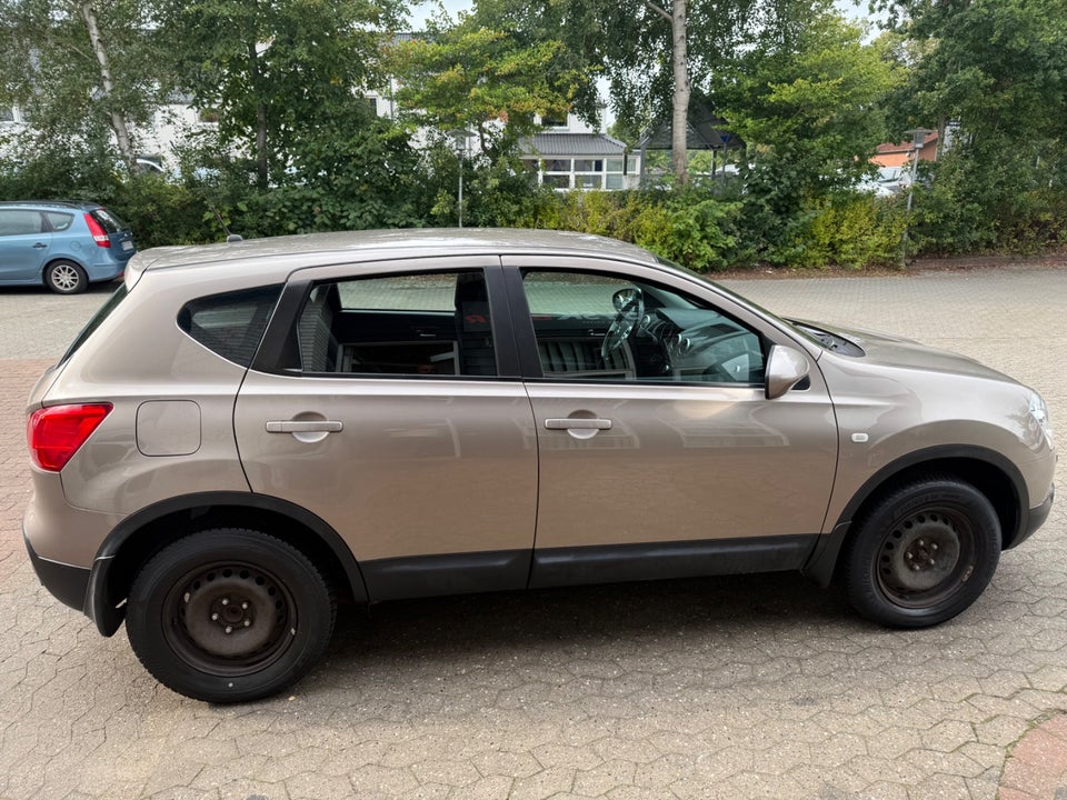 Nissan Qashqai 1,6 Tekna 5d
