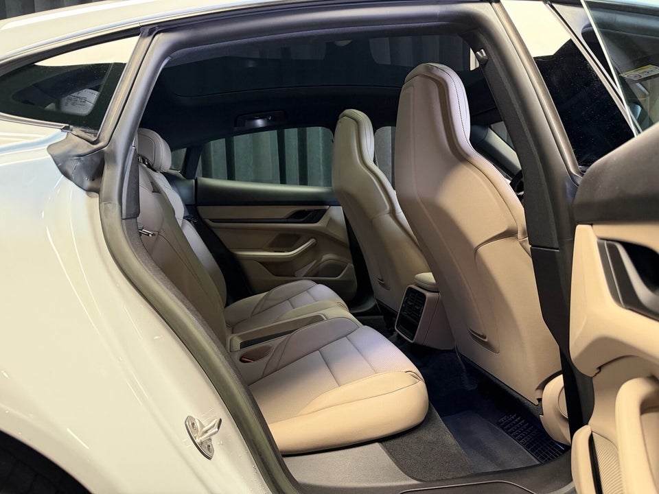 Porsche Taycan 4d