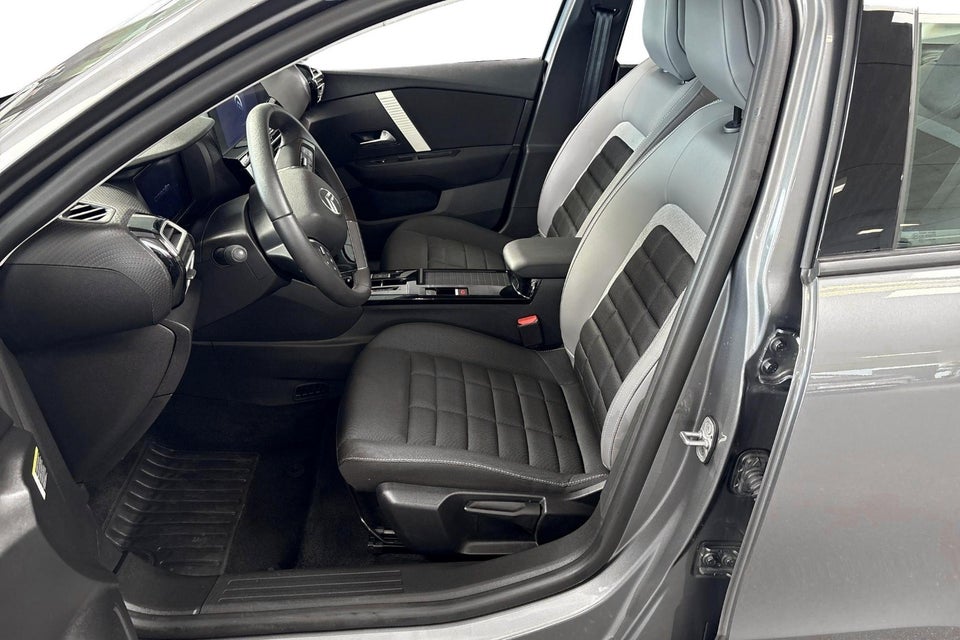 Citroën ë-C4 X 54 Plus 4d