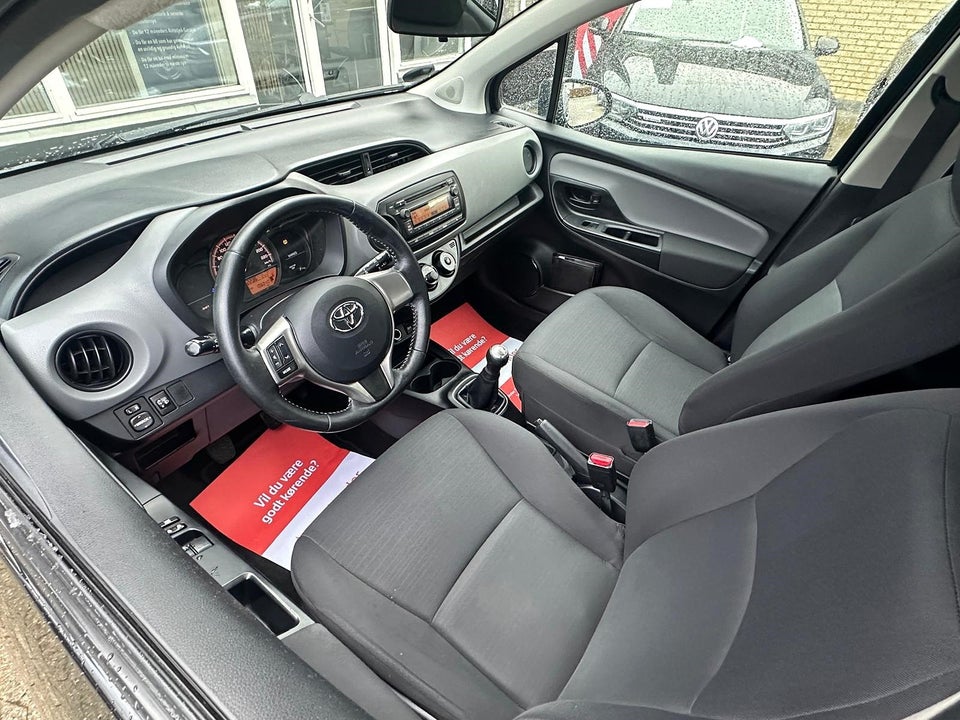 Toyota Yaris 1,0 VVT-i T1 5d