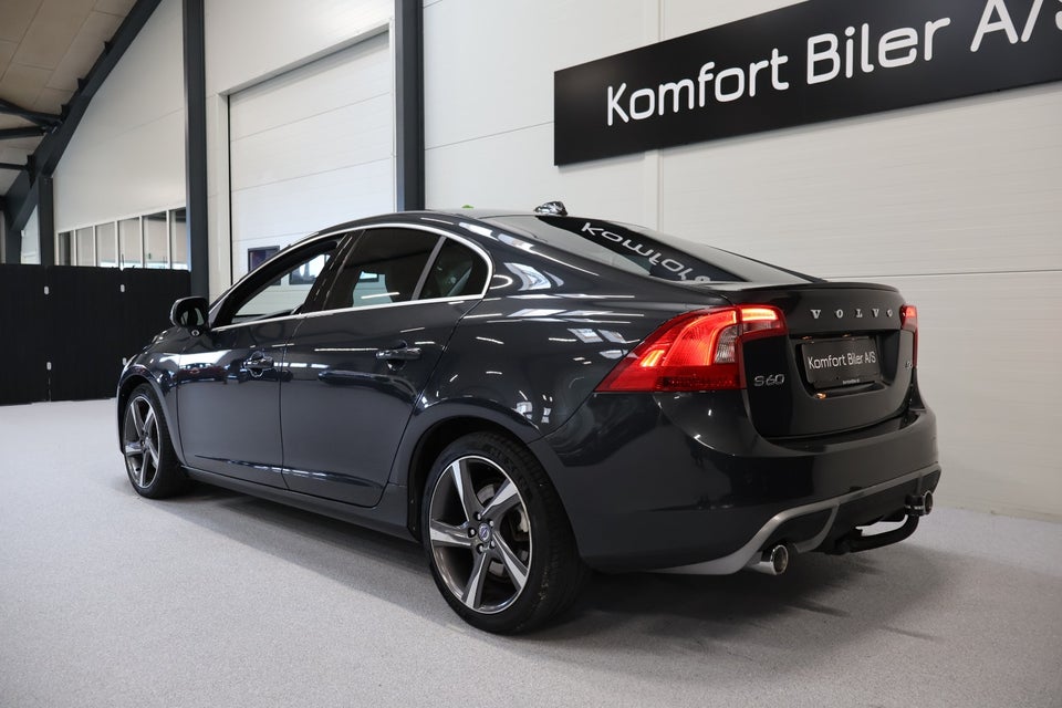Volvo S60 2,4 D5 215 R-Design aut. 4d