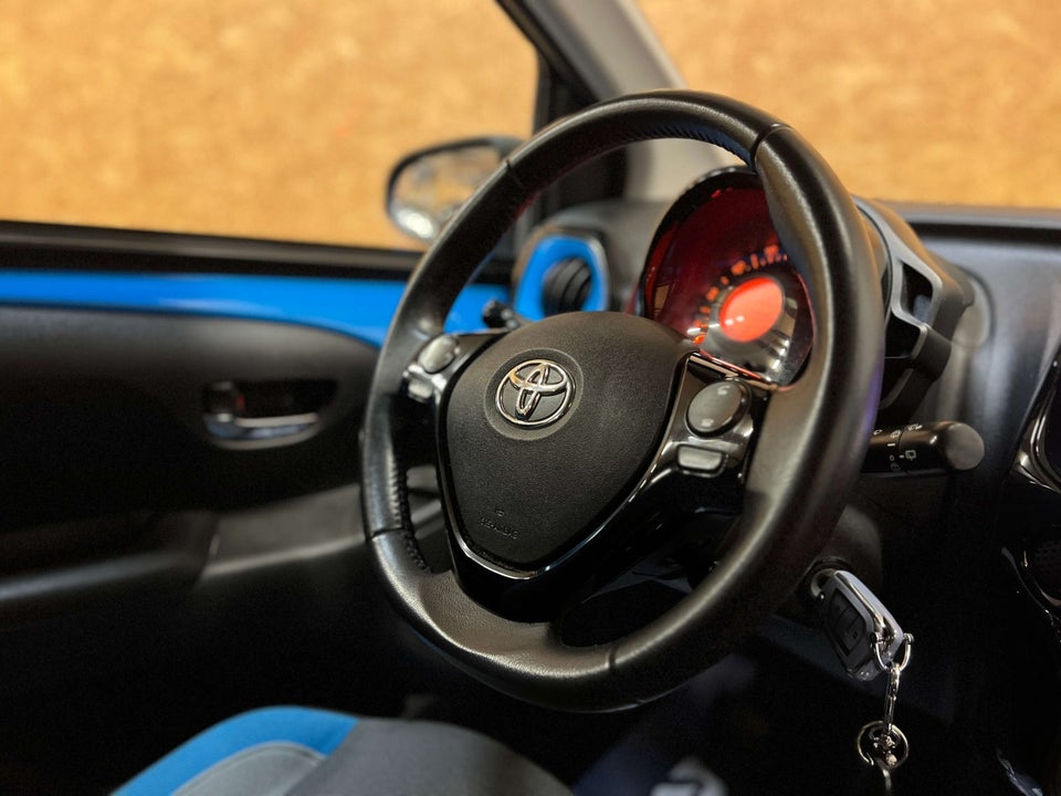 Toyota Aygo 1,0 VVT-i x-cite 5d