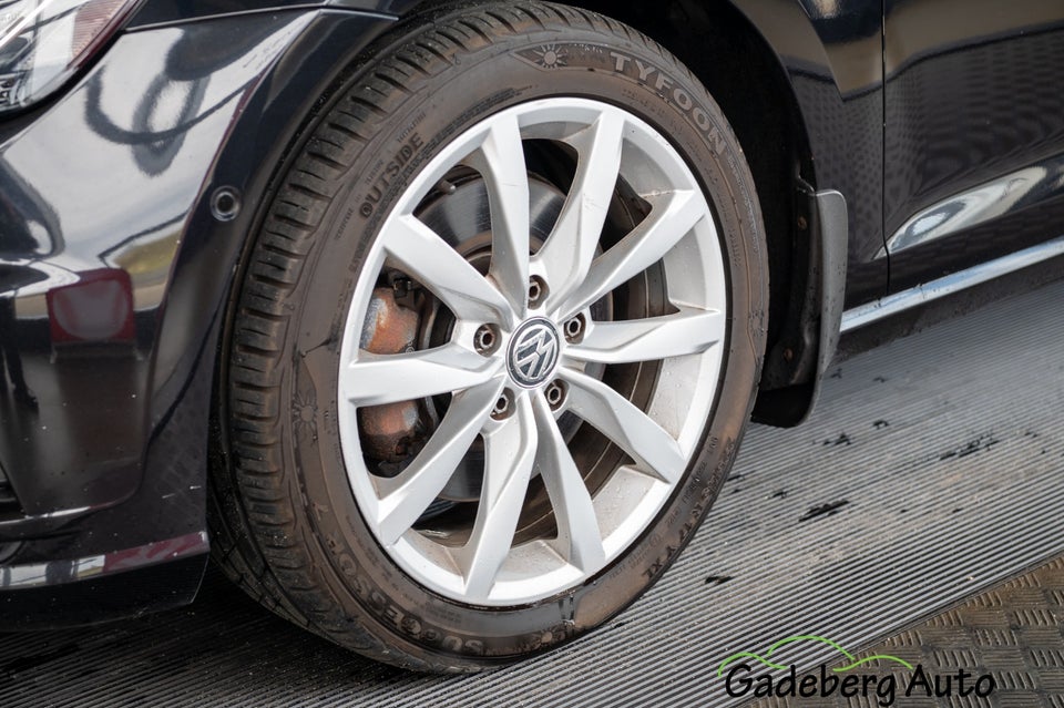 VW Golf VII 2,0 TDi 150 Highline Variant DSG 5d