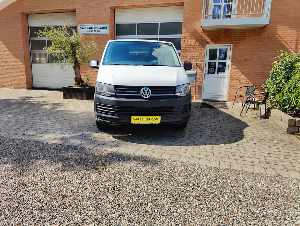 VW Transporter 2,0 TDi 102 Kassevogn kort