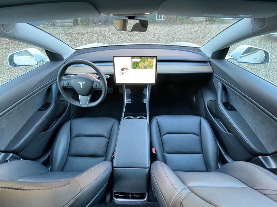 Tesla Model 3 Long Range AWD 4d