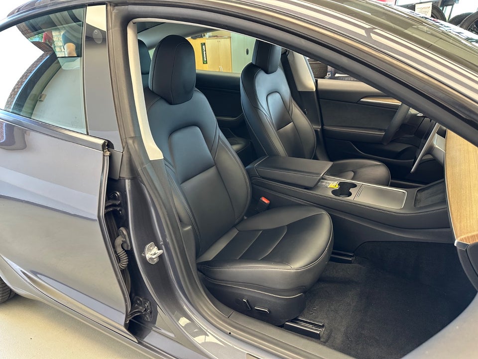 Tesla Model 3 Long Range AWD 4d