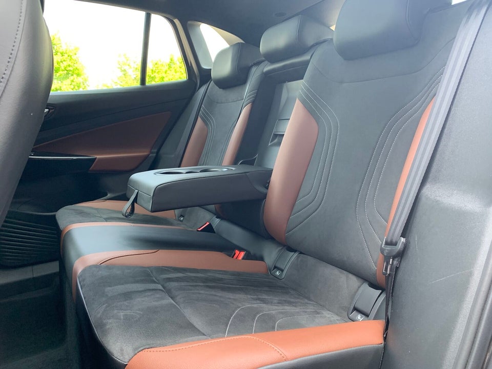 VW ID.4 77 Pro Performance Tech 5d