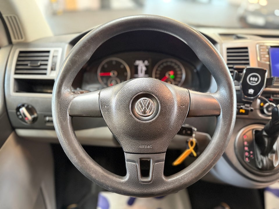 VW Caravelle 2,0 TDi 140 Comfortline DSG lang 4d