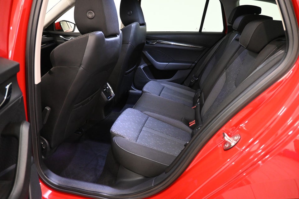 Skoda Octavia 1,4 TSi iV Plus Combi DSG 5d