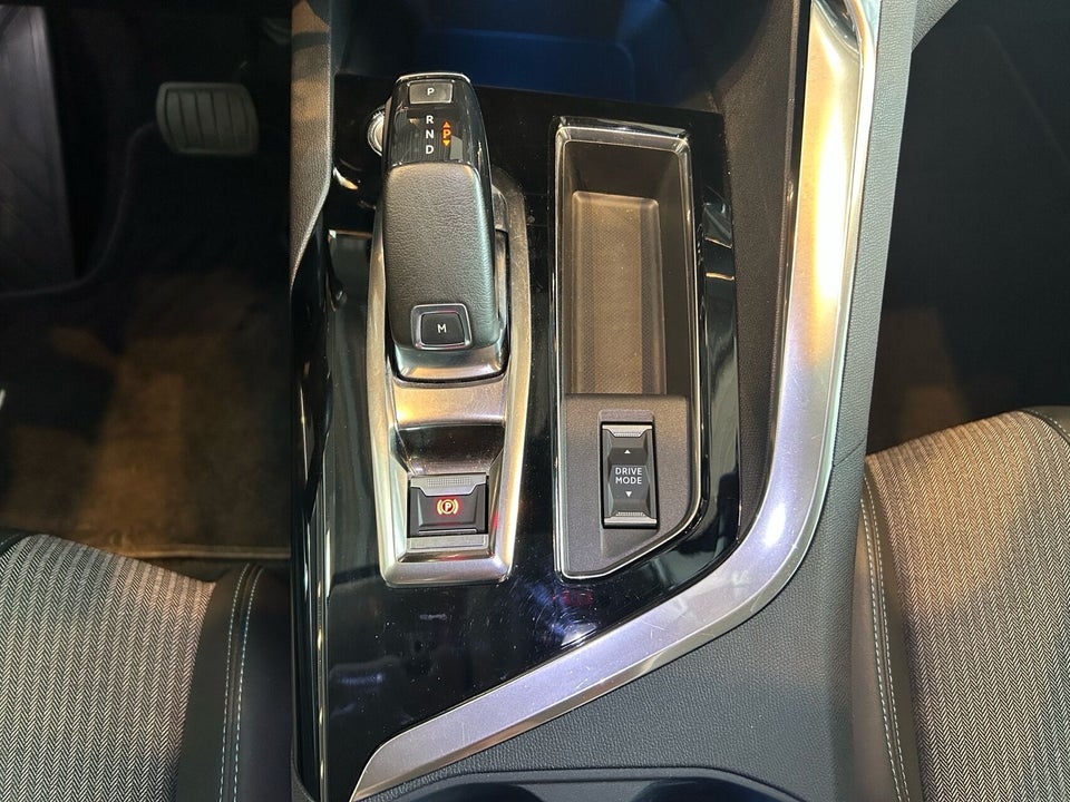 Peugeot 3008 1,5 BlueHDi First Selection EAT8 5d