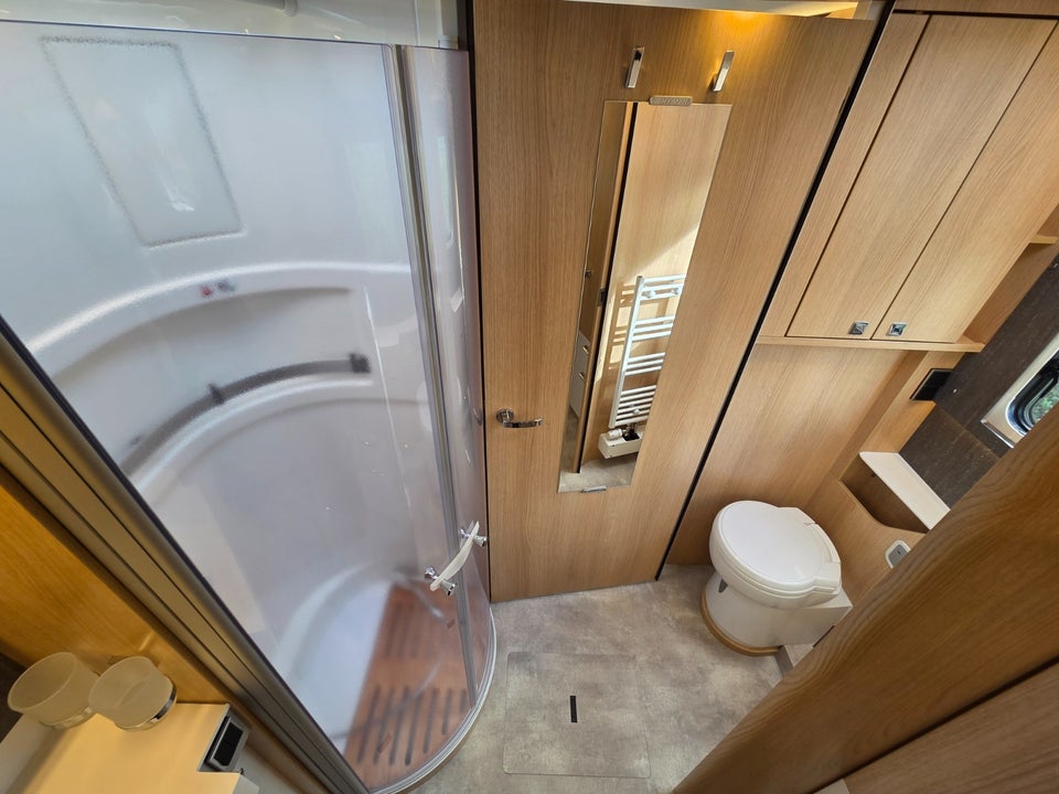 Hymer B-ML I880 2,0 CDi 170 aut. 2d