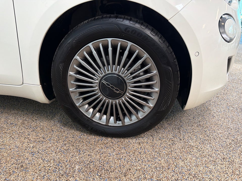 Fiat 500e 42 Icon 3+1 4d