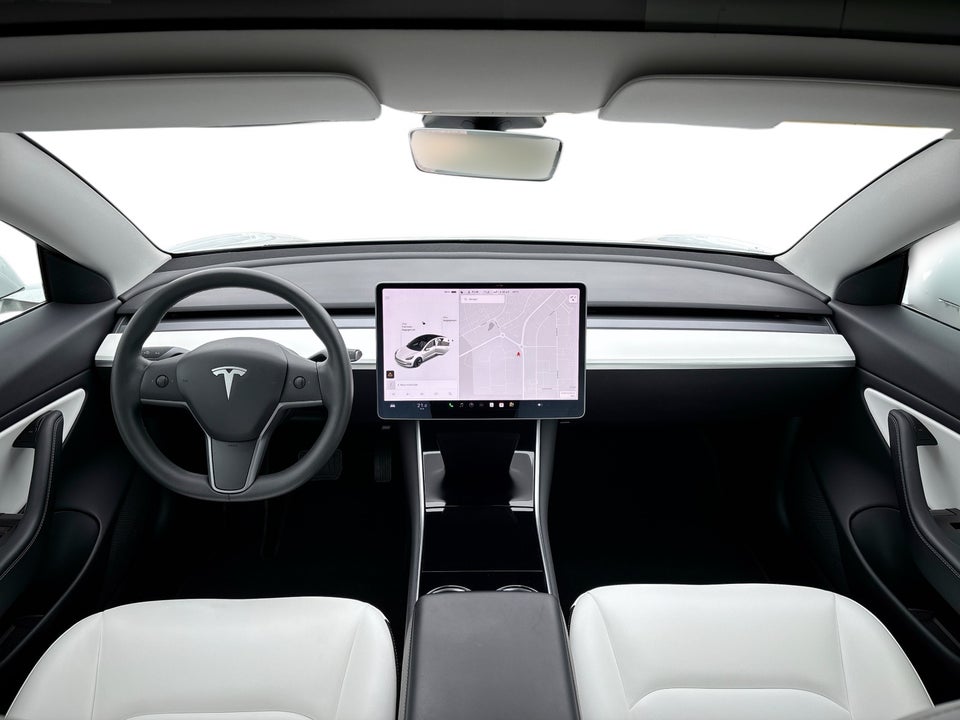 Tesla Model 3 Standard Range+ RWD 4d