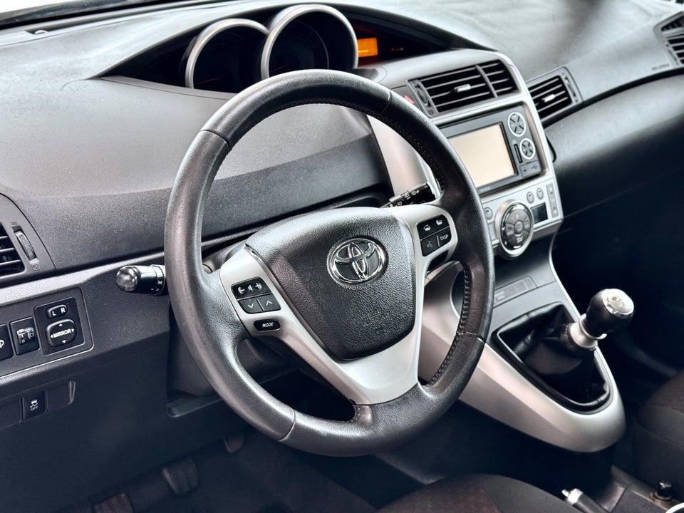 Toyota Verso 1,8 TX Skyview 7prs 5d