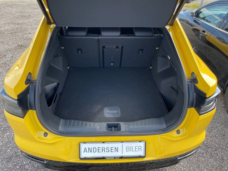 Ford Capri 82 Select Extended Range 5d