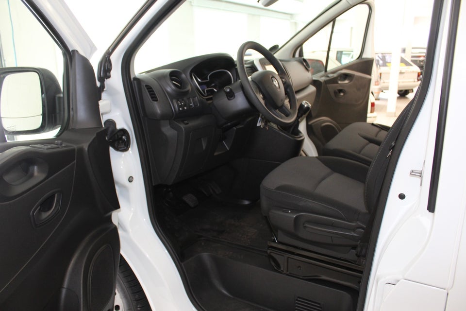 Renault Trafic T29 2,0 dCi 120 L2H1