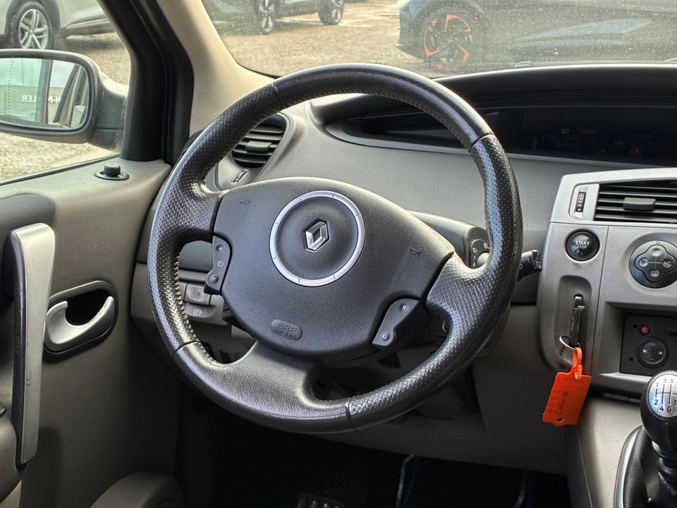 Renault Scenic II 1,9 dCi 130 Authentique 5d