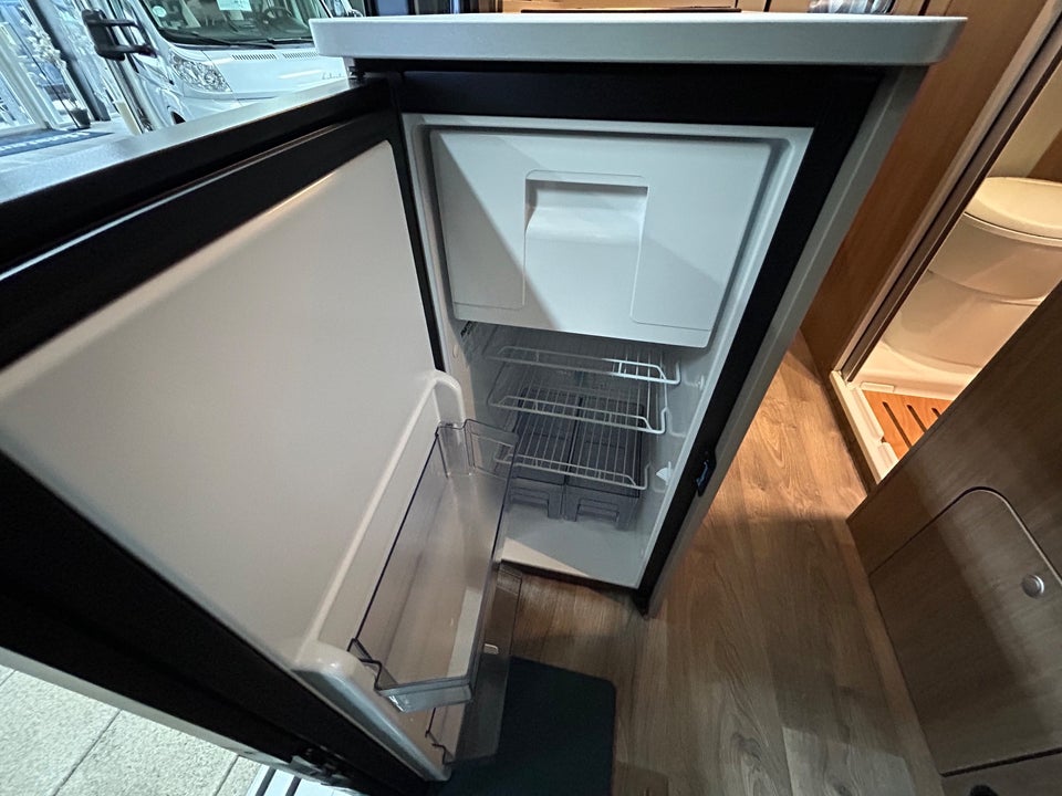 Carado CV640 PRO+ 2,3 JTD 140 aut. 3d