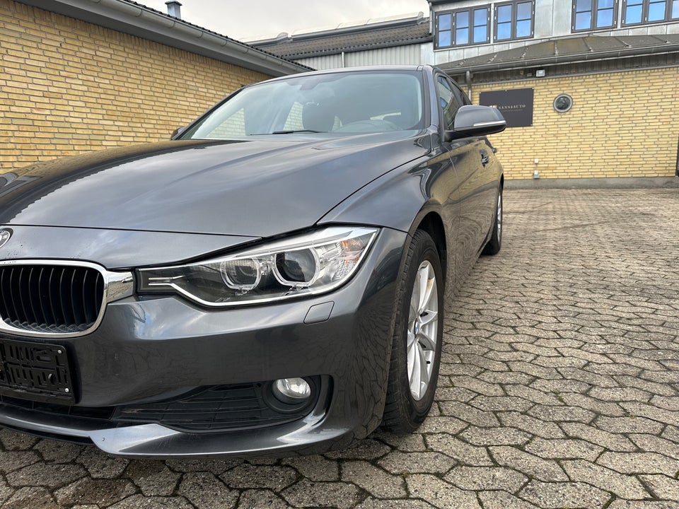 BMW 320d 2,0 Touring aut. 5d