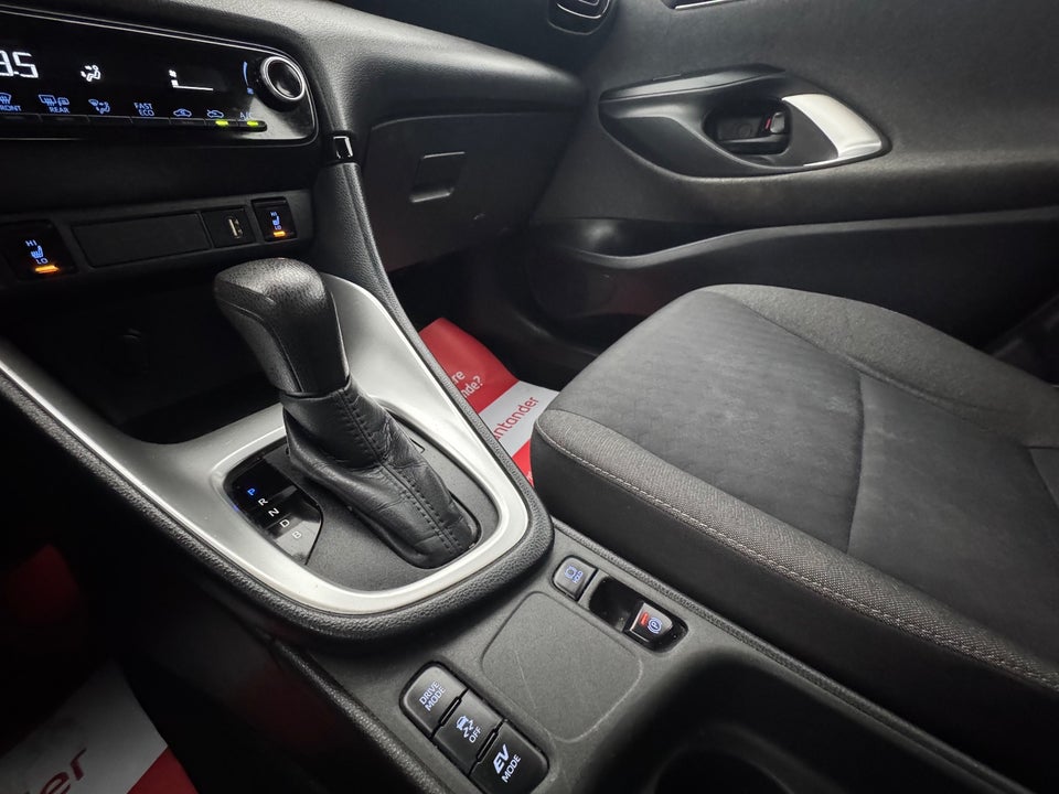 Toyota Yaris 1,5 Hybrid H3 e-CVT 5d