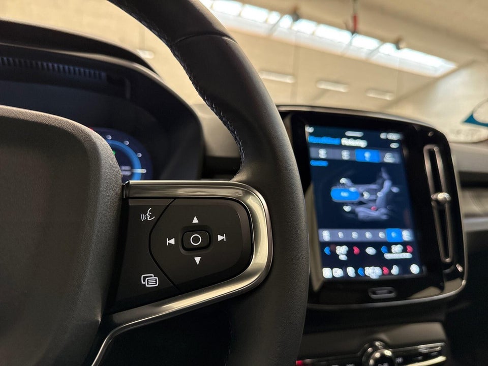 Volvo EC40 Twin Black Edition 5d