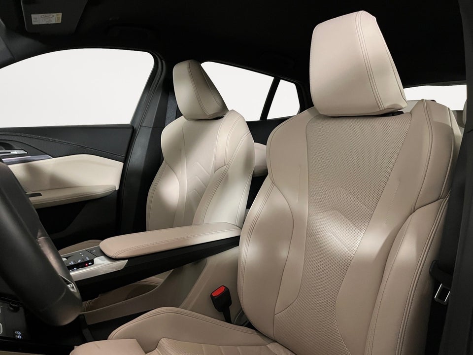 BMW iX2 xDrive30 Fully Charged M-Sport 5d