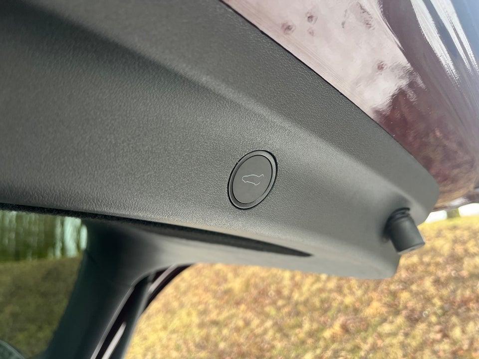 Tesla Model Y Long Range AWD 5d