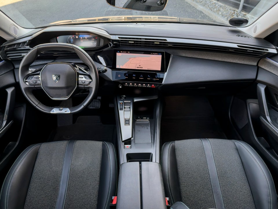 Peugeot 308 1,6 Hybrid First Selection+ EAT8 5d