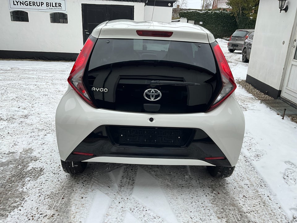 Toyota Aygo 1,0 VVT-i x-pression 5d