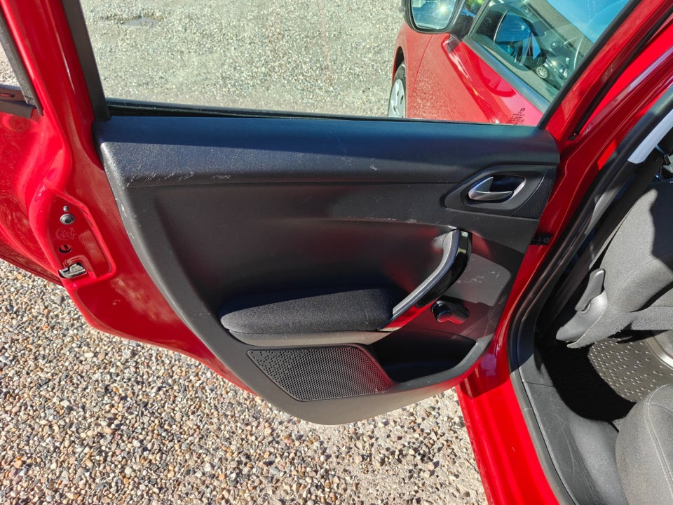 Peugeot 208 1,0 VTi Active 5d