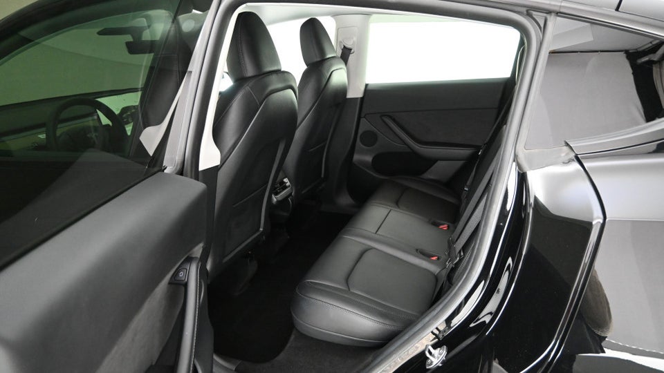 Tesla Model Y Long Range AWD 5d