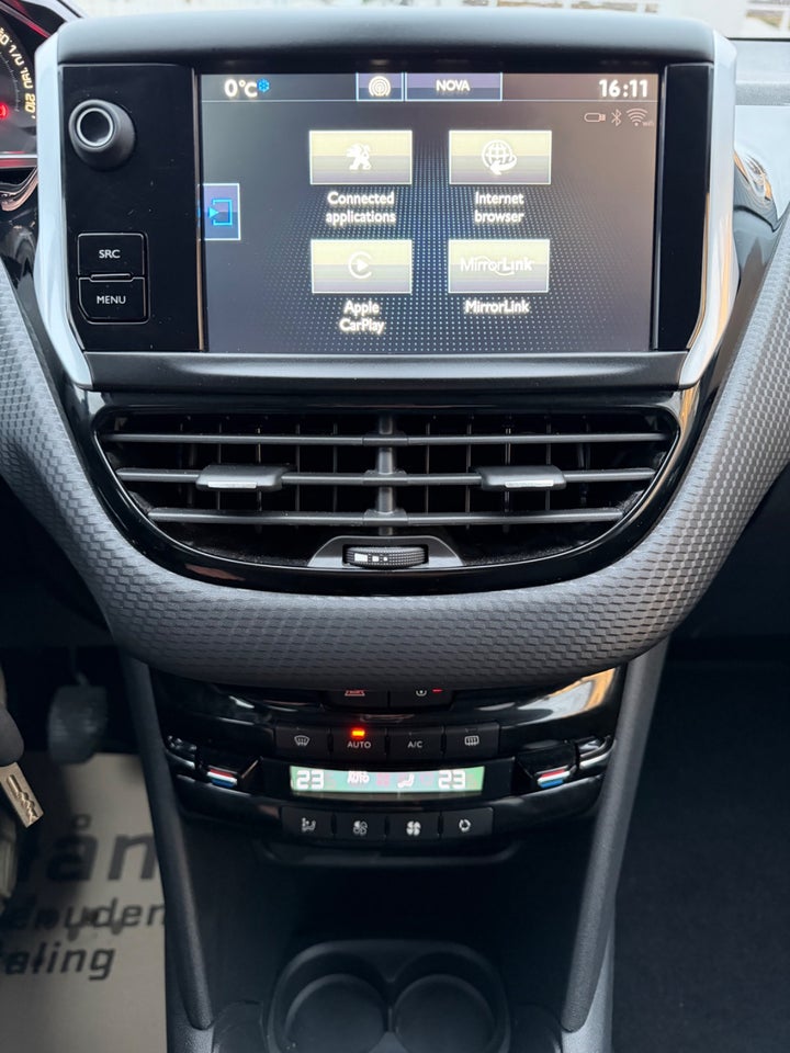 Peugeot 208 1,2 VTi 82 Allure 5d