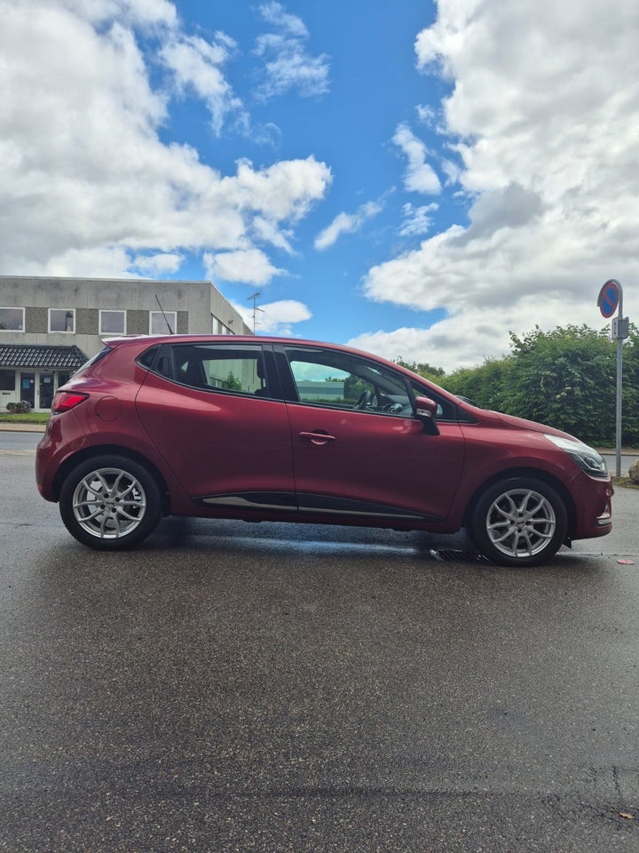 Renault Clio IV 1,5 dCi 90 Limited Sport Tourer 5d