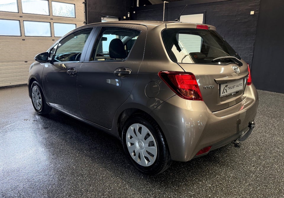 Toyota Yaris 1,0 VVT-i T2 5d 2015 — billede 4 af 16