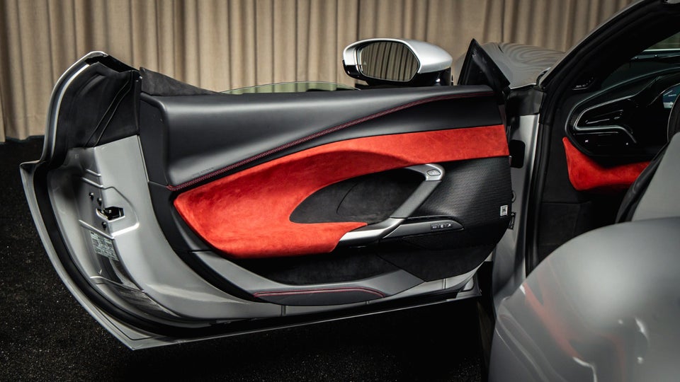 Ferrari 296 GTS 2,9 DCT 2d