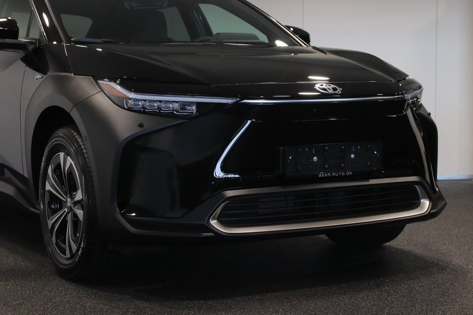 Toyota bZ4X Executive 5d