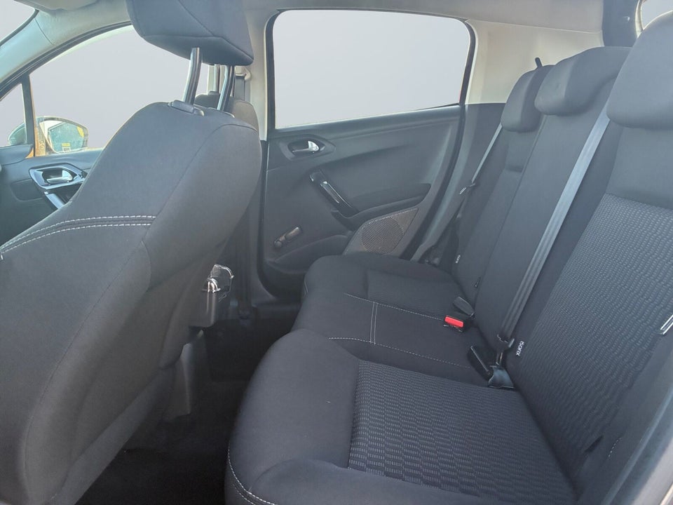 Peugeot 208 1,6 BlueHDi 100 Envy 5d