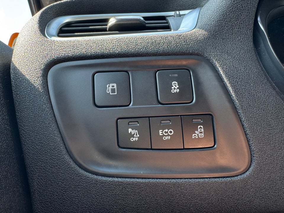 Citroën C4 1,6 BlueHDi 100 Feel Complet 5d