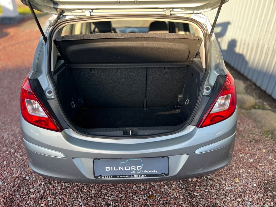 Opel Corsa 1,4 16V Cosmo 5d