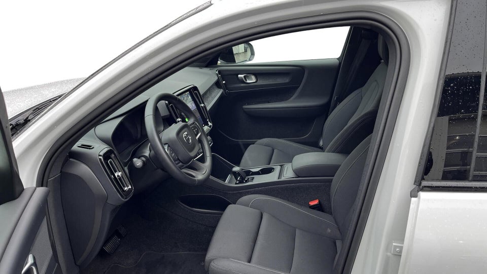 Volvo EX40 Extended Range Plus 5d