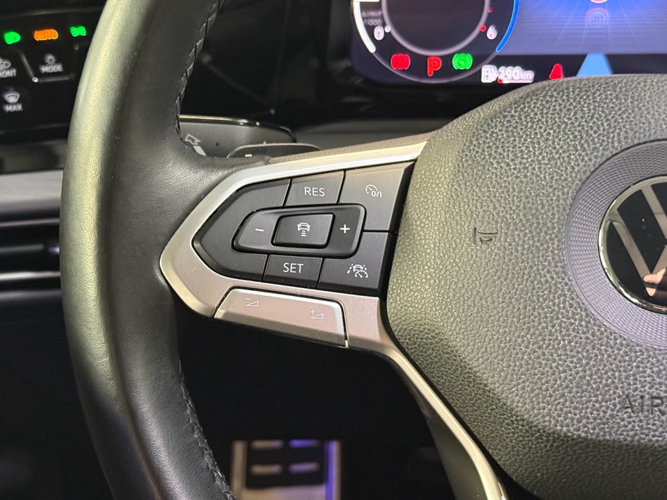 VW Golf VIII 2,0 TDi 150 Style DSG 5d