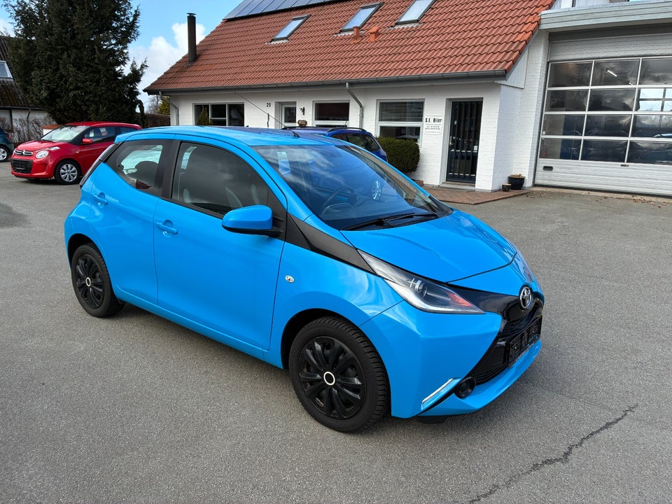 Toyota Aygo 1,0 VVT-i x-play 5d