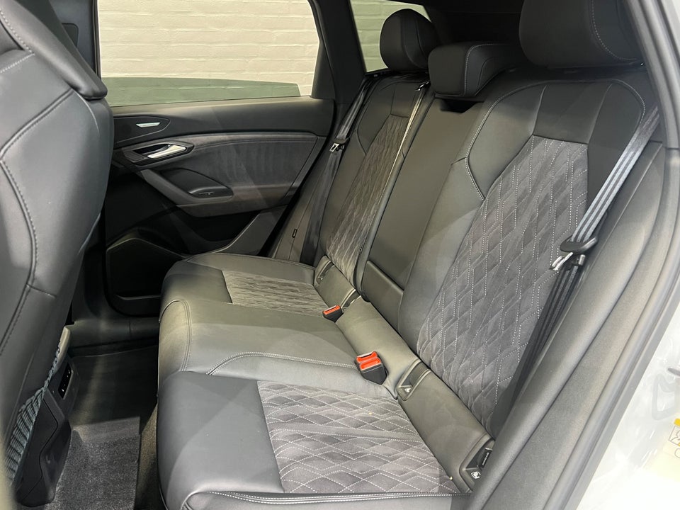 Audi Q6 e-tron S-line quattro 5d