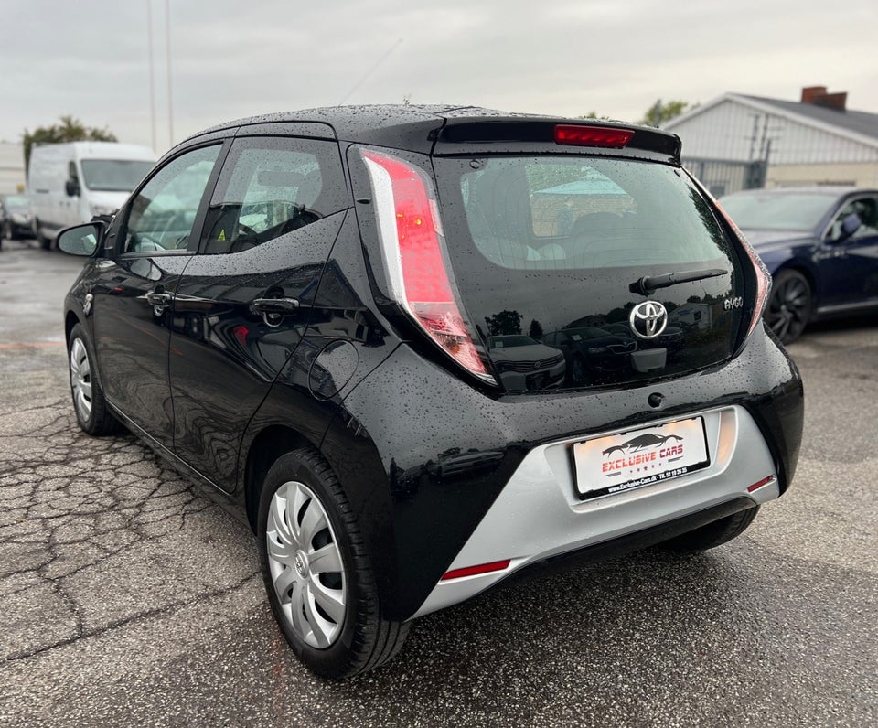 Toyota Aygo 1,0 VVT-i x-black 5d