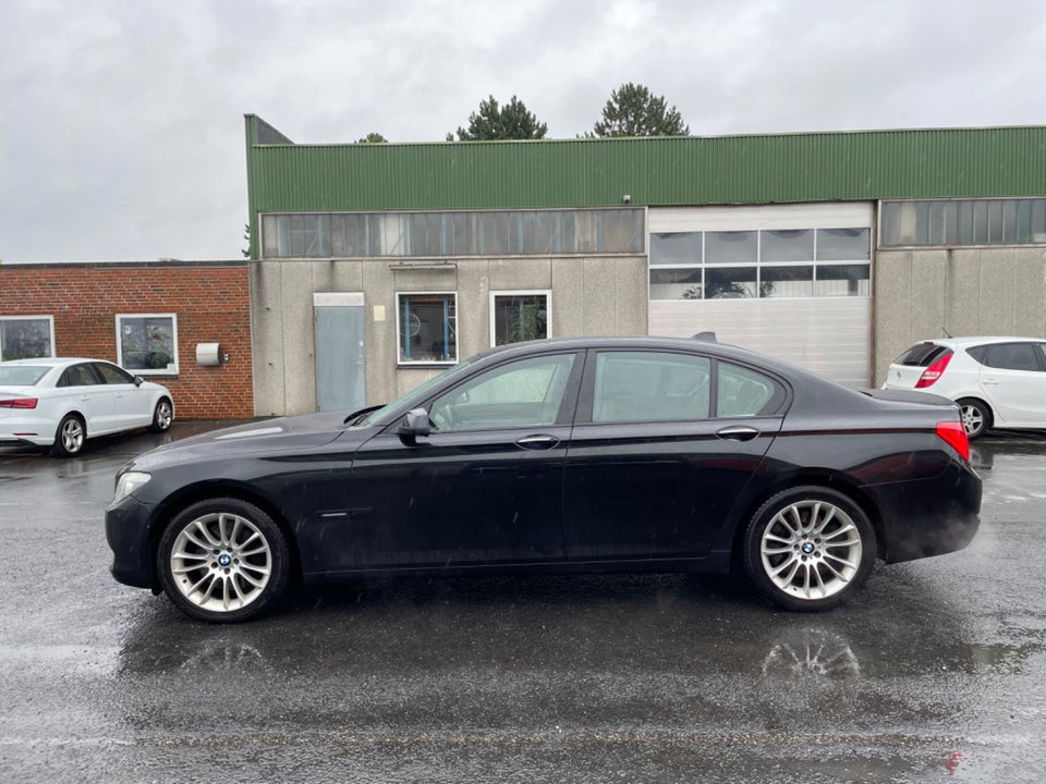 BMW 750i 4,4 aut. 4d