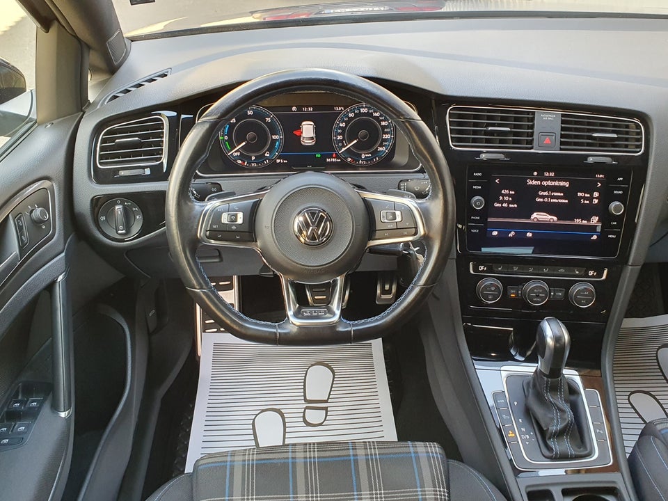 VW Golf VII 1,4 GTE DSG 5d
