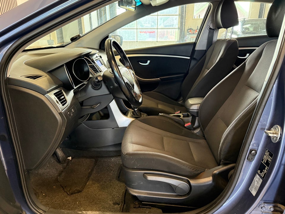 Hyundai i30 1,6 CRDi 110 Comfort Eco 5d