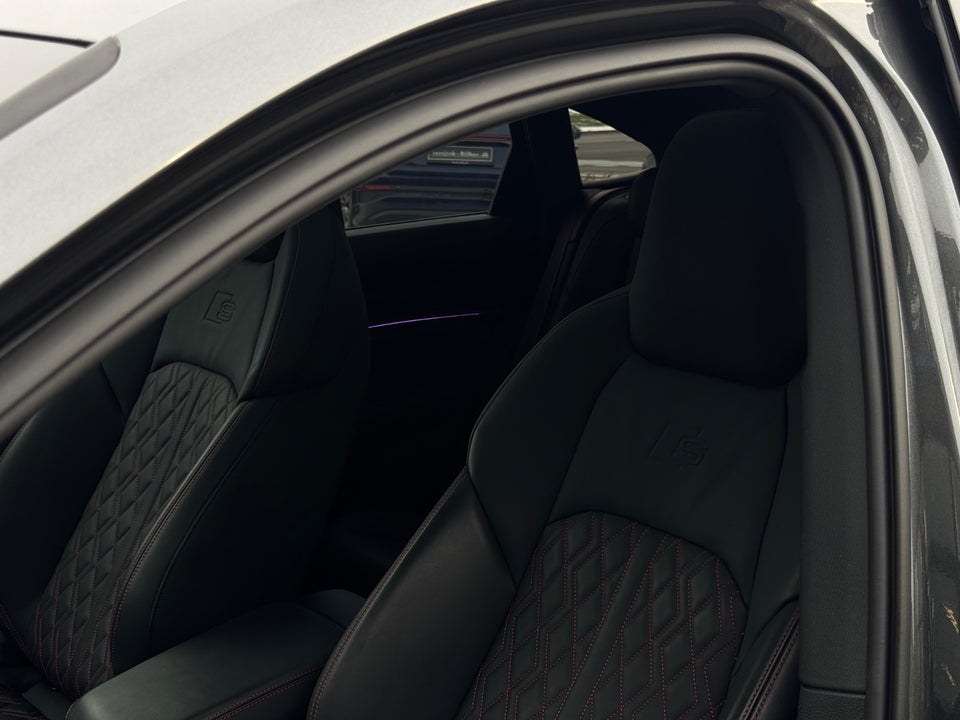 Audi Q8 e-tron 55 S-line Sportback quattro 5d