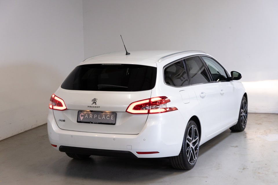 Peugeot 308 1,5 BlueHDi 130 Allure Pack 5d
